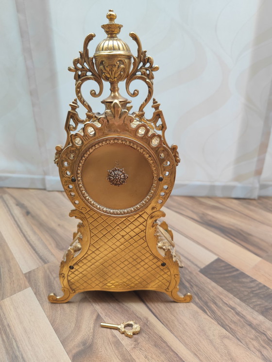 Image 1 of Enorme, rijk versierde pendule, messing, erfstuk