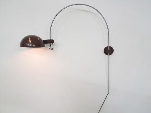 SIS Hoogezand Grote boog wandlamp