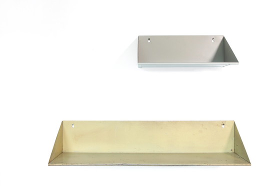 Image 1 of Set van twee bijzondere Constant Nieuwenhuis metalen wand planken in geel en grijs voor Asmeta