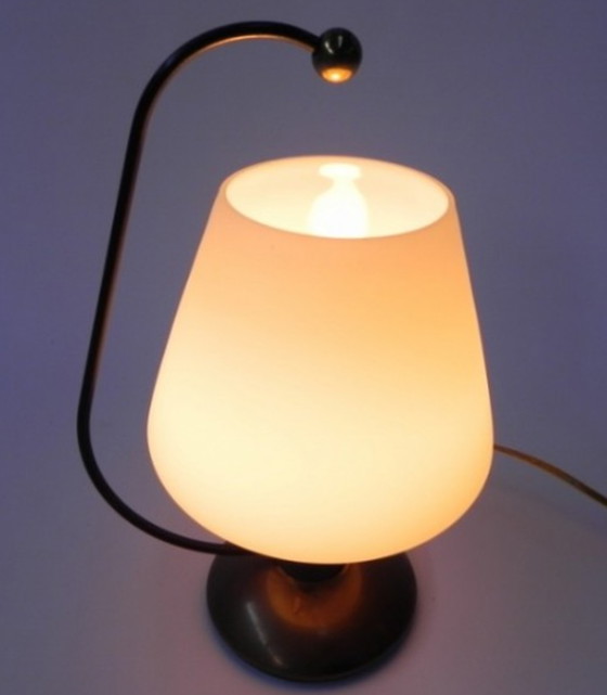 Image 1 of Vintage bureaulamp met witte glazen kap