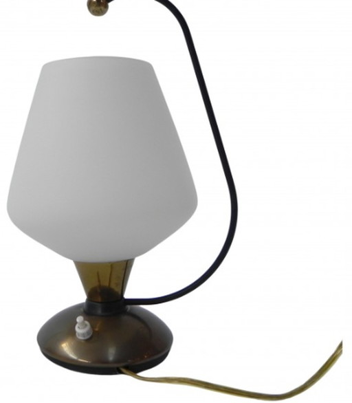 Vintage bureaulamp met witte glazen kap