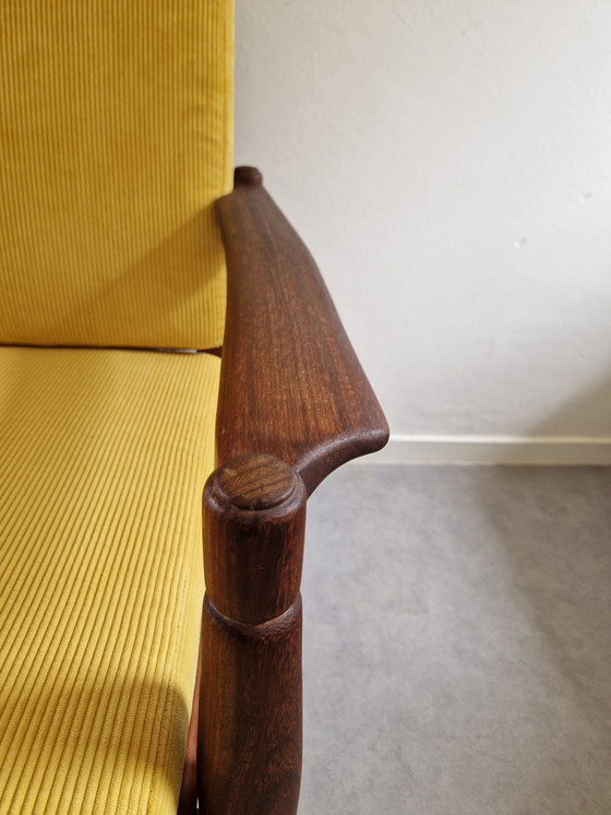 Image 1 of Vintage fauteuil  gele ribstof gestoffeerd