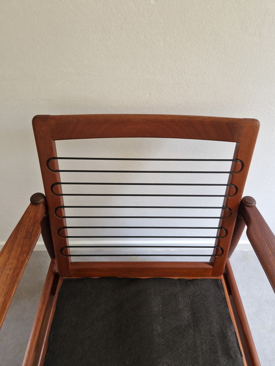 Image 1 of Vintage fauteuil  gele ribstof gestoffeerd