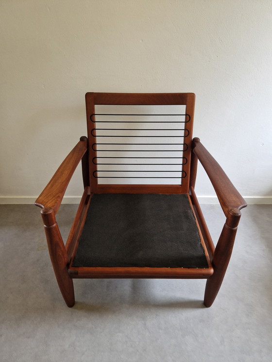 Image 1 of Vintage fauteuil  gele ribstof gestoffeerd