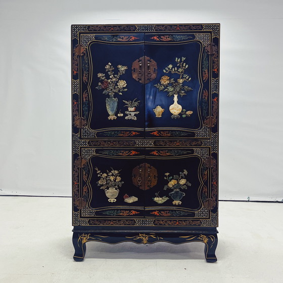 Image 1 of Chinees kabinet van massief hout met spekstenen bloemen