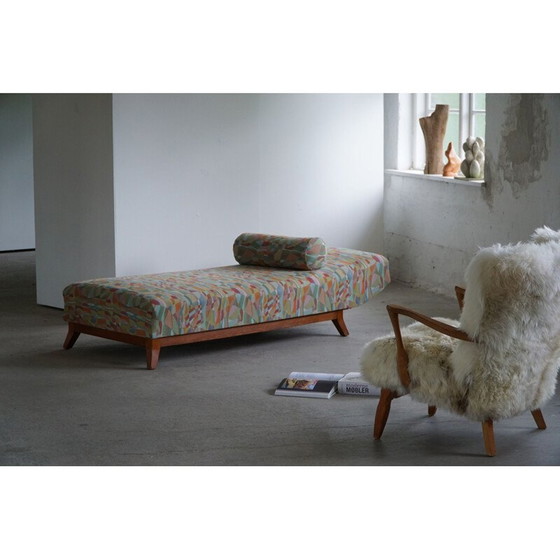Image 1 of Vintage Art Deco Deens daybed in stof van Cabinetmaker, jaren 1940
