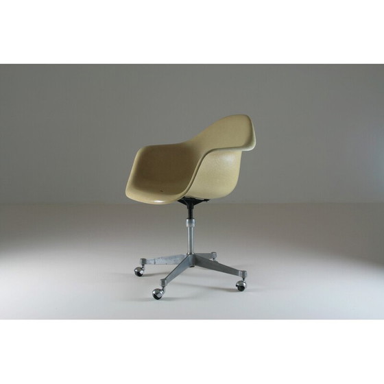 Image 1 of Vintage glasvezel fauteuil van Charles en Ray Eames voor Herman Miller, 1960