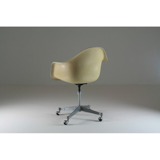 Image 1 of Vintage glasvezel fauteuil van Charles en Ray Eames voor Herman Miller, 1960