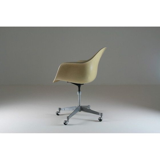 Image 1 of Vintage glasvezel fauteuil van Charles en Ray Eames voor Herman Miller, 1960