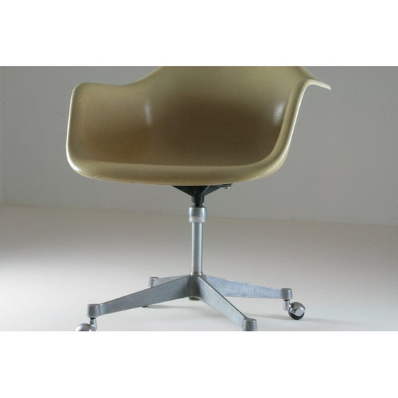 Image 1 of Vintage glasvezel fauteuil van Charles en Ray Eames voor Herman Miller, 1960