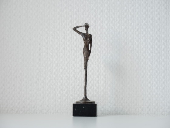 Image 1 of Corry Ammerlaan - Visie Op De Toekomst - Bronzen Beeld - Artihove