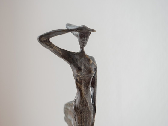 Image 1 of Corry Ammerlaan - Visie Op De Toekomst - Bronzen Beeld - Artihove