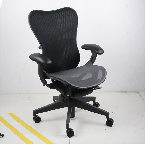 Image 1 of Herman Miller Mirra 2 - zwart