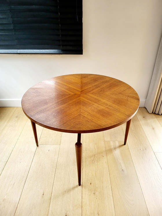 Image 1 of Vintage design salontafel, Scandinavische stijl, rond, hout, vermoedelijk jaren 1960  Prachtige vintage design salontafel of cof