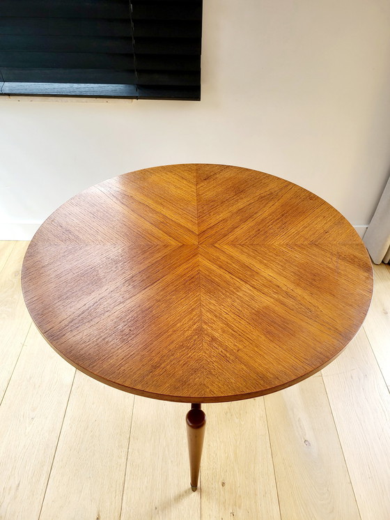 Image 1 of Vintage design salontafel, Scandinavische stijl, rond, hout, vermoedelijk jaren 1960  Prachtige vintage design salontafel of cof