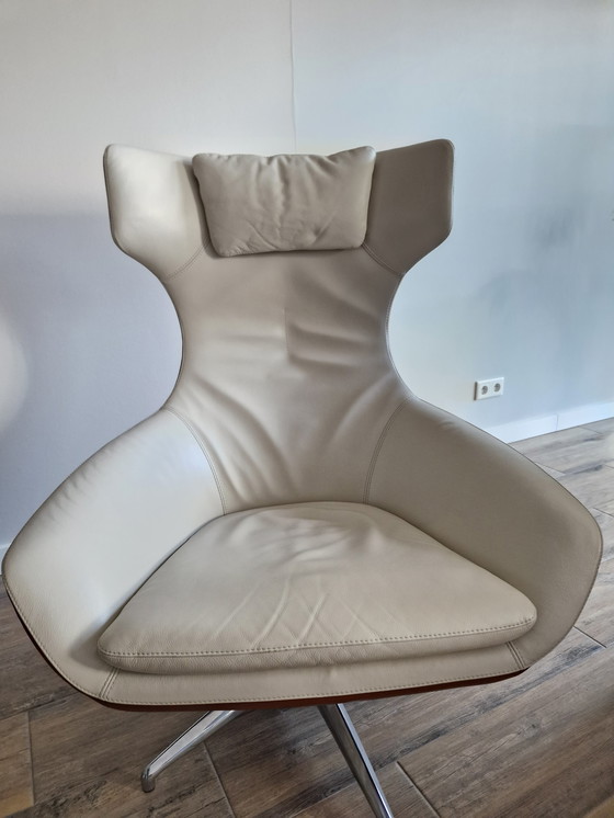 Image 1 of Leolux Caruzzo fauteuil + hocker