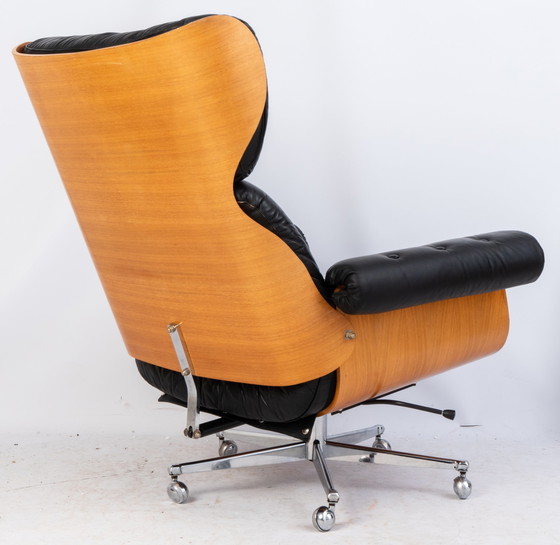 Image 1 of Martin Stoll voor Giroflex Fauteuil plus Hocker