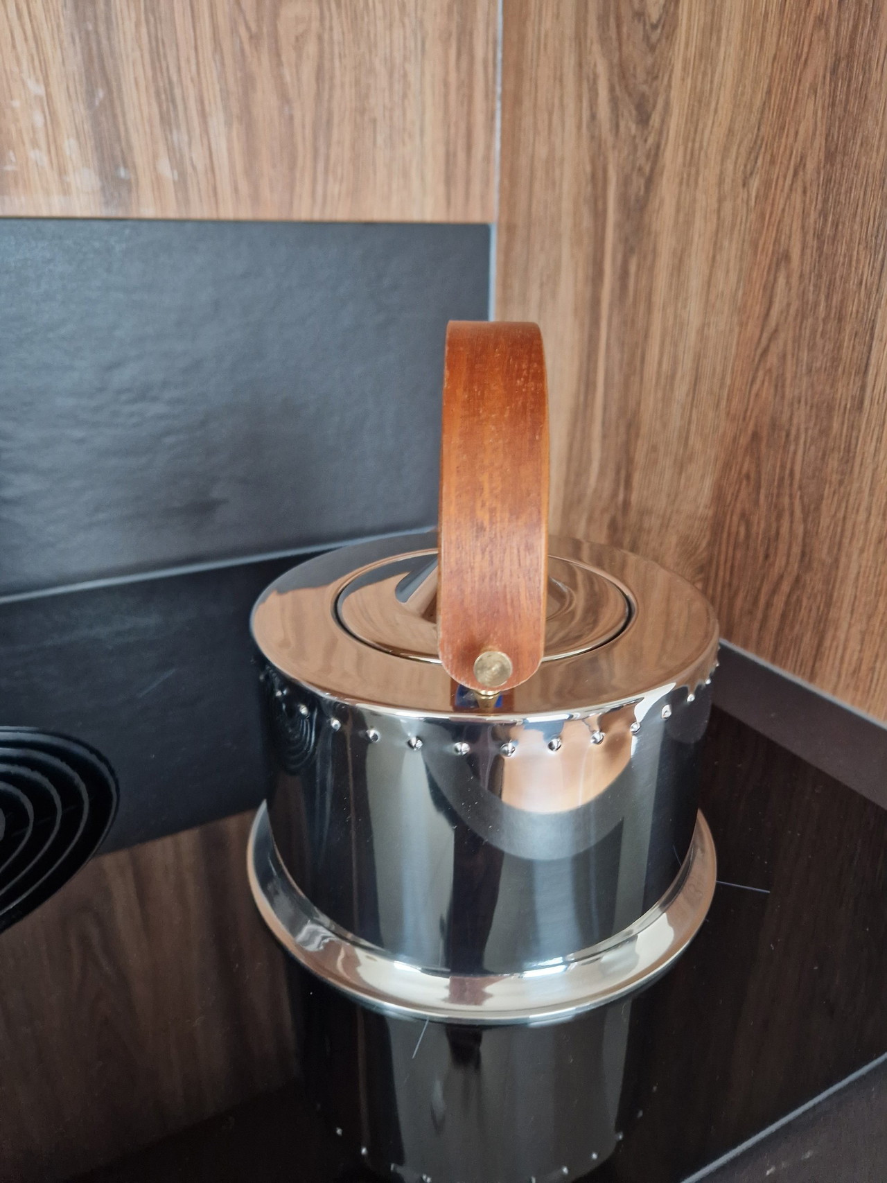 Bodum design by C. Jorgensen waterketel | €125 | Whoppah