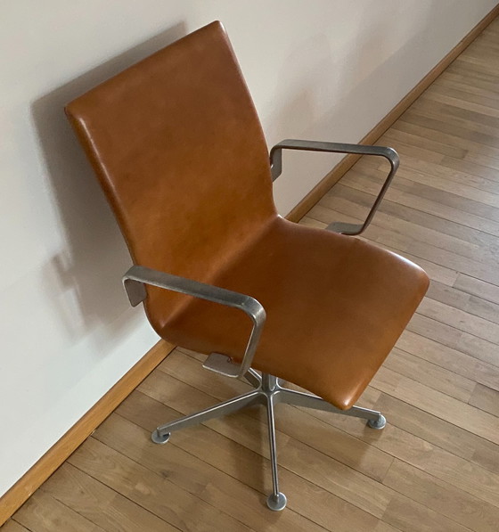 Image 1 of Lowback Oxford tm stoel van Fritz Hansen