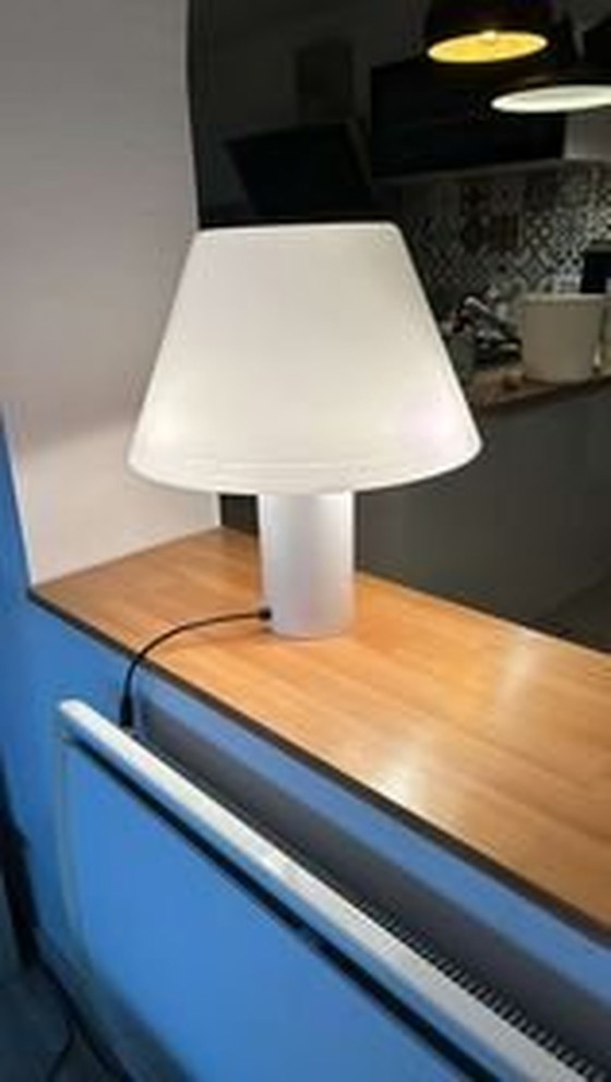 Image 1 of Een Guzzini lamp uit de jaren 70