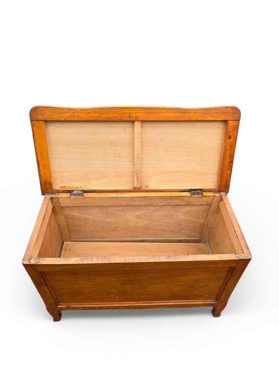 Image 1 of Vintage massief houten kist uit de jaren 70