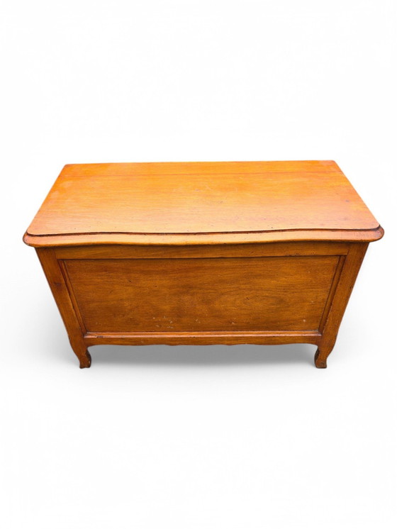 Image 1 of Vintage massief houten kist uit de jaren 70