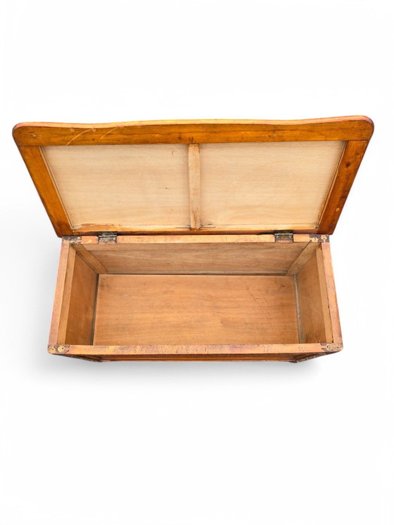 Image 1 of Vintage massief houten kist uit de jaren 70