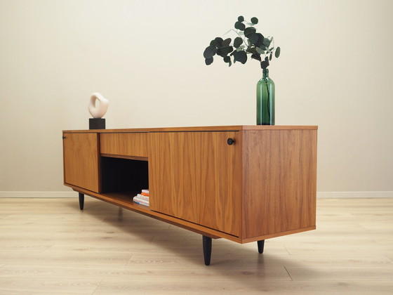 Image 1 of Walnotenhouten dressoir, Scandinavisch ontwerp