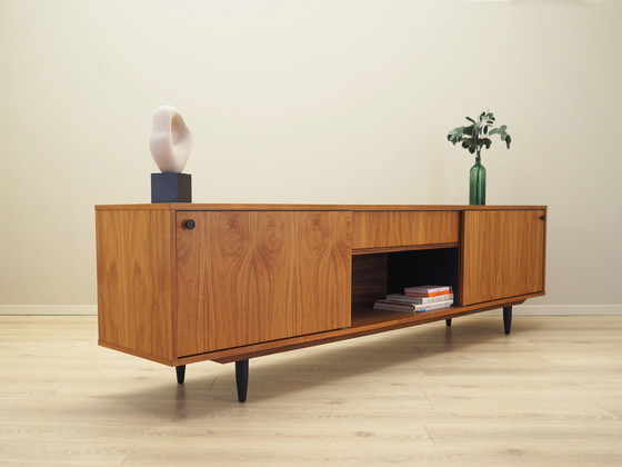 Image 1 of Walnotenhouten dressoir, Scandinavisch ontwerp