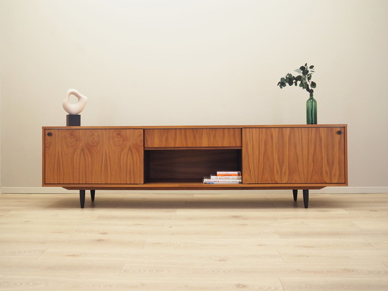 Image 1 of Walnotenhouten dressoir, Scandinavisch ontwerp