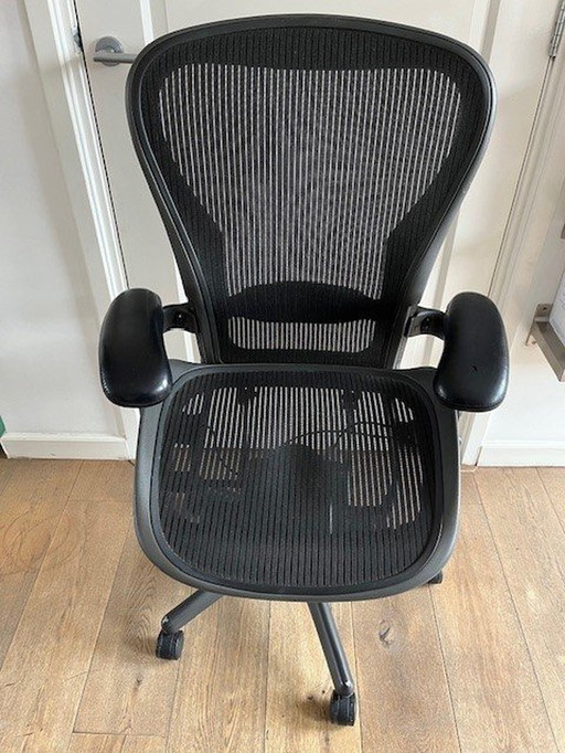 Herman Miller bureaustoel model Aeron grafiet