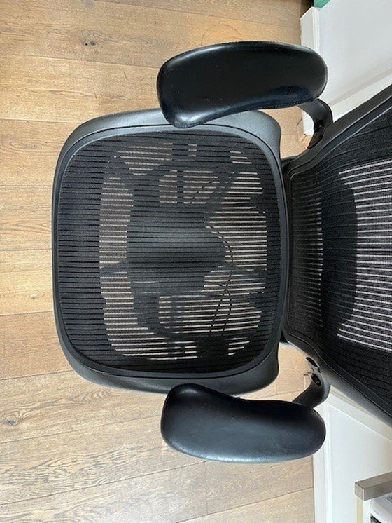 Image 1 of Herman Miller bureaustoel model Aeron grafiet