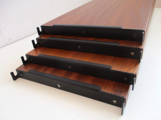 Image 1 of Tomado Wand- Boekenrek Met Drie Staanders En Vier Teak Planken