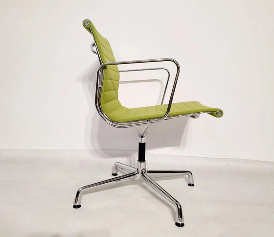 Image 1 of 4x Vitra EA 108 Aluminium Stoel