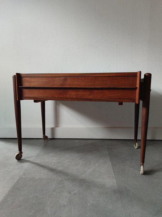 Image 1 of Vintage Deense bijzettafel/trolley in teak