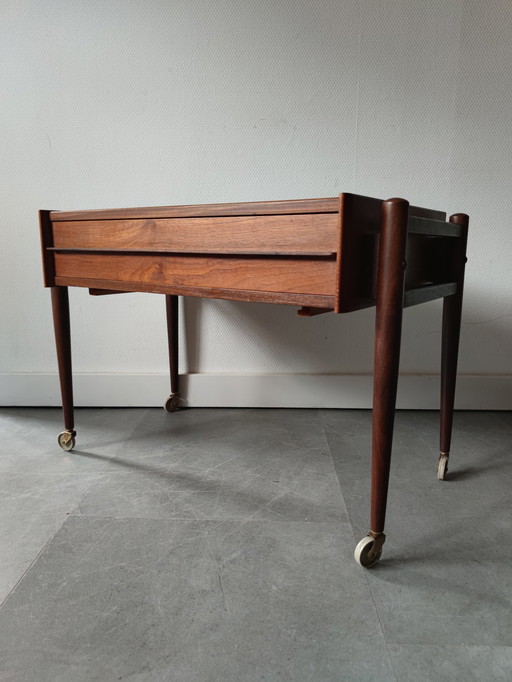 Vintage Deense bijzettafel/trolley in teak