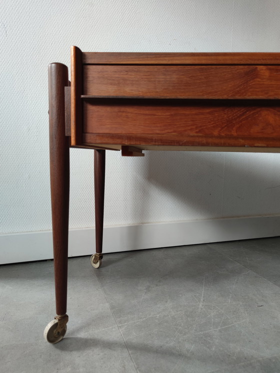 Image 1 of Vintage Deense bijzettafel/trolley in teak