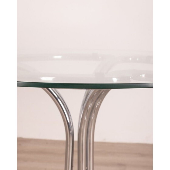 Image 1 of Vintage ronde tafel met metalen structuur en glazen blad, 1970