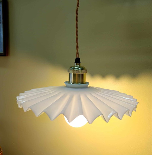 Vintage Opaline Hanglamp met reliëf