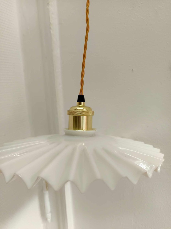 Image 1 of Vintage Opaline Hanglamp met reliëf