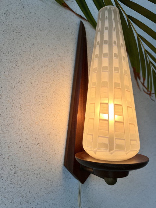 Wandlamp 50S Deens, Geslepen Glas Op Hout