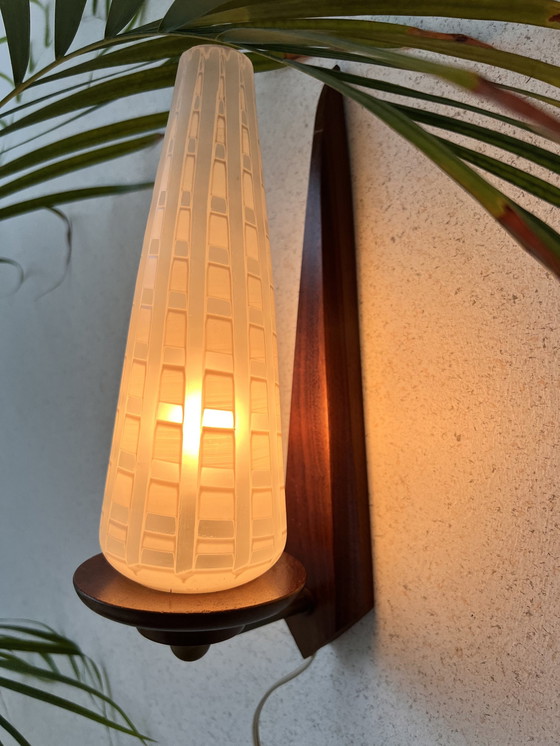 Image 1 of Wandlamp 50S Deens, Geslepen Glas Op Hout