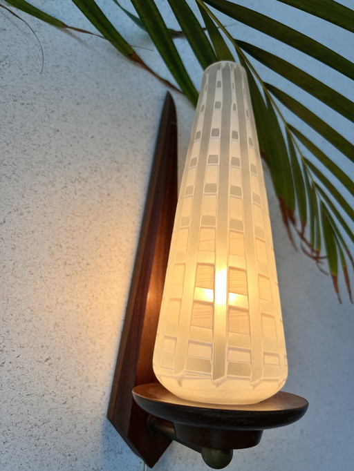 Wandlamp 50S Deens, Geslepen Glas Op Hout