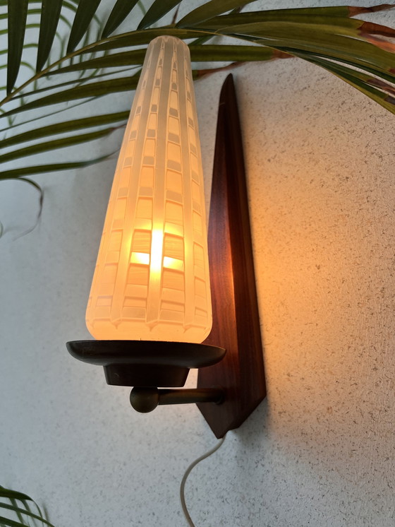 Image 1 of Wandlamp 50S Deens, Geslepen Glas Op Hout