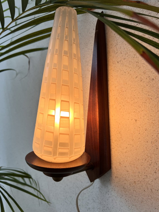 Image 1 of Wandlamp 50S Deens, Geslepen Glas Op Hout