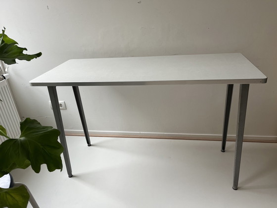 Image 1 of Tafel van Friso Kramer voor Ahrend De Cirkel