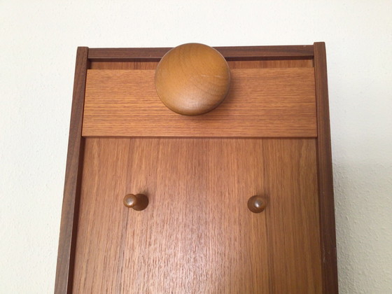 Image 1 of Vintage teak wandkapstok