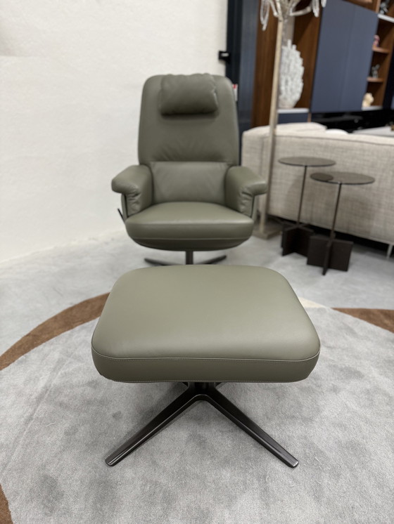 Image 1 of Leolux Evidence Entro Relaxfauteuil Met Poef Groen Leer