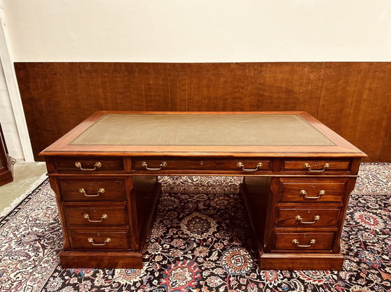 Image 1 of Globe Wernicke Engels Klassiek Bureau