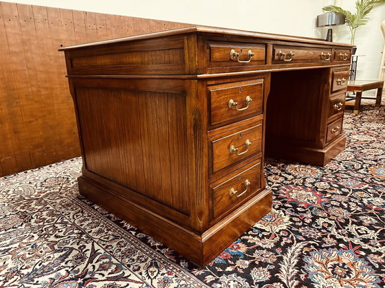 Image 1 of Globe Wernicke Engels Klassiek Bureau